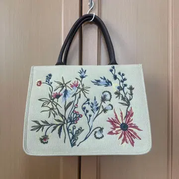 JILLSTUART 꽃무늬 자수 보타니컬 토트백 beige