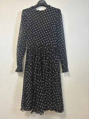 도트 무늬 긴팔 원피스 38