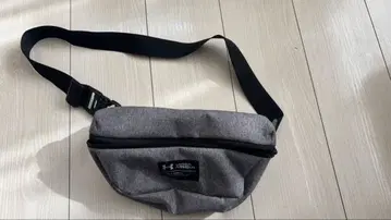 언더아머 바디백 그레이