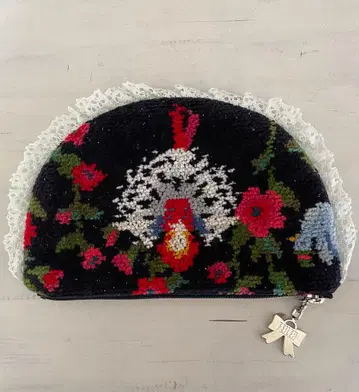 페일러 FEILER 슬리핑 프린세스 라메 믹스 하프문 파우치