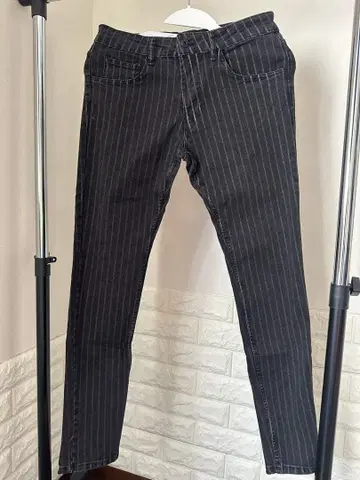 블랙 스트라이프 스키니 데님