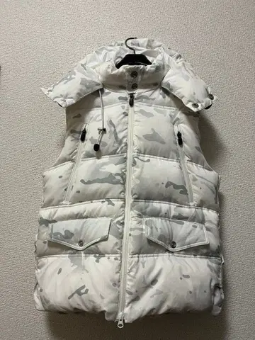 나리후리 다운 베스트 /M 화이트 카모플라쥬 패턴 다운 80% 더블 지퍼