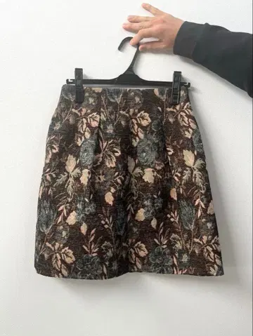 iena 자카드 원단 꽃무늬 타이트 스커트 36