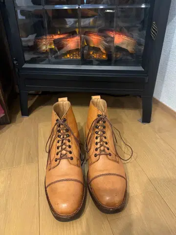 Crockett&Jones 크로켓&존스 부츠(프레임) 별주