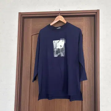 RADEAITE NECESARY 네이비 긴팔 T셔츠