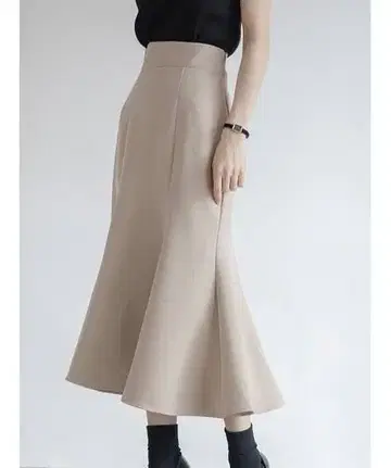 [ 미사용 새상품 ] amel 에이멜 베이지 머메이드 스커트