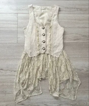 axes femme 레이스 티어드 베스트/베스트 M 클래식