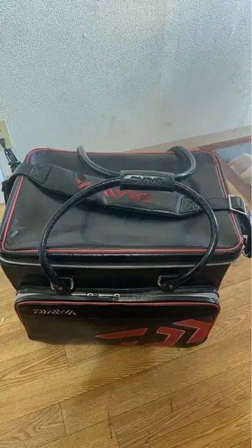 Daiwa 낚시용 가방 블랙/빨간색