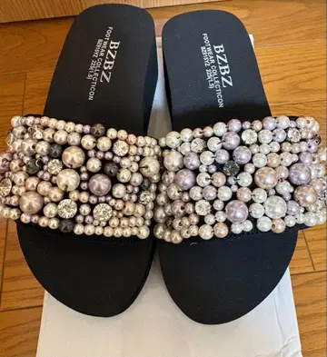 BZBZ 펄 장식 통굽 슬라이드 샌들