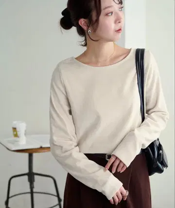 디스코트 멜란지 벨로아 풀오버 아이보리