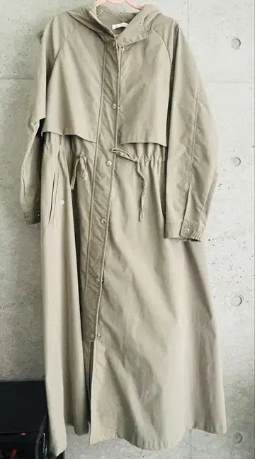 Bou Jeloud 후드 부착 롱 코트