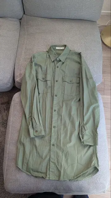 카키색 긴팔 셔츠 FREE 사이즈 100% 코튼
