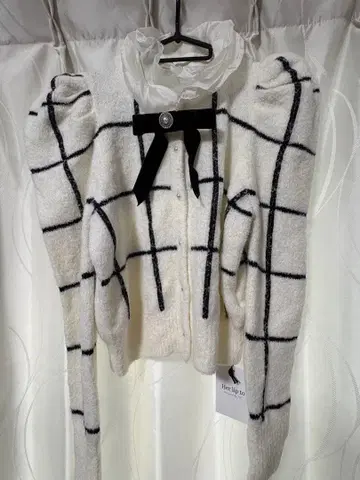 Her lip to 가디건