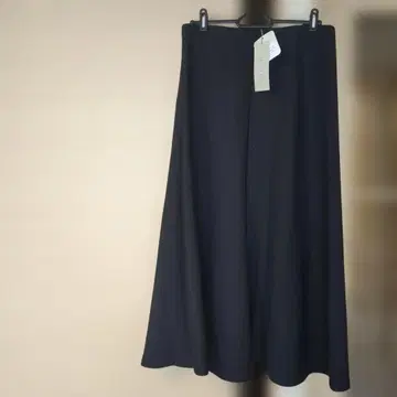 UNFILO 세미 플레어 스커트 XL 네이비