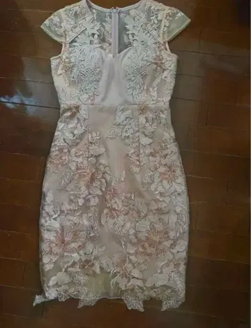 DEA 캬바쿠라 드레스