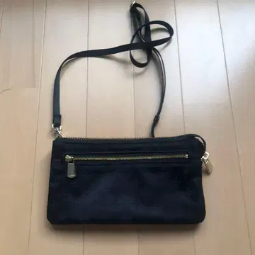 러셋 로고 블랙 사코슈 골드 지퍼