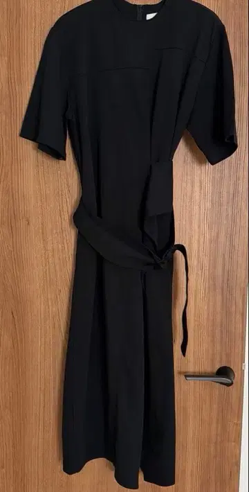 AKIRANAKA 블랙 반팔 원피스 2