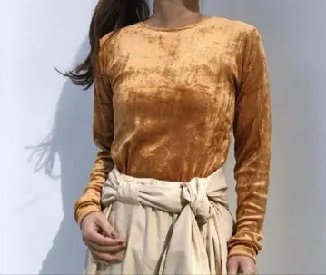 베이스 렌지 오렌지 벨벳 긴팔 상의