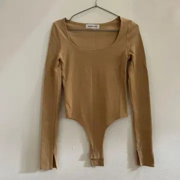 HeRIN.CYE (해린도트사이) 베이지 긴팔 바디수트