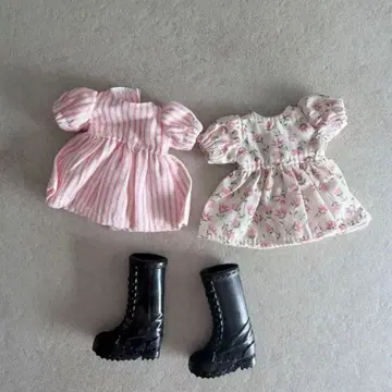 바비 여동생(첼시) 옷 갈아입기 의류 2벌과 부츠 세트 / 바비 키링