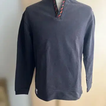 칠리 페퍼 자수 블랙 맨투맨