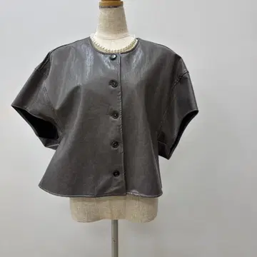 LUCKY LUCKY 그레이 버튼 부착 자켓