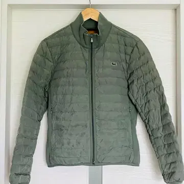 라코스테 리브 니트 스탠드 카라 다운 자켓 S 카키