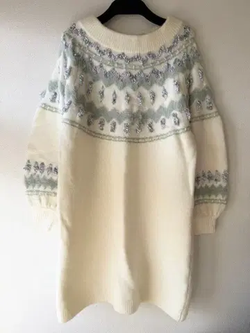 노엘라 노르딕 니트 원피스