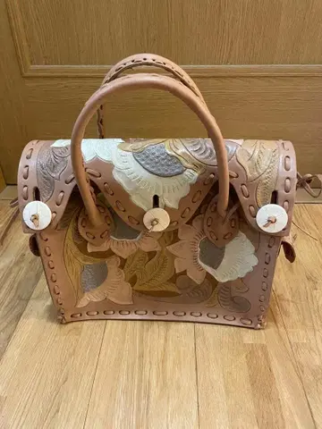 [새상품급] 그레이스 콘티넨탈 카빙 트라이브스 마에스트라 멀티 컬러