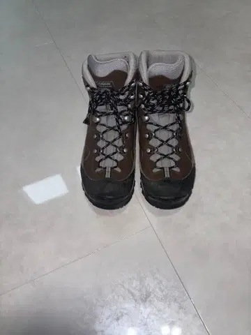 SCARPA 등산화 미드컷 브라운