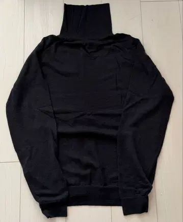 JOHN SMEDLEY 존스메들리 터틀넥 니트