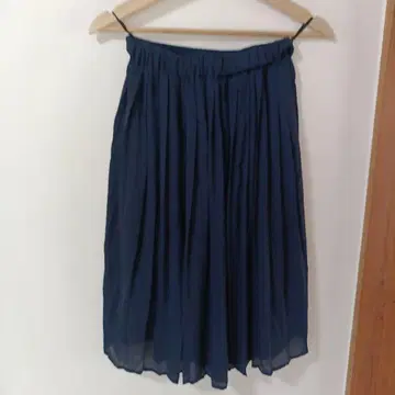 MAJES 네이비 플레어 스커트 M 사이즈