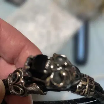 블랙 꽃 모티브 가죽 팔찌