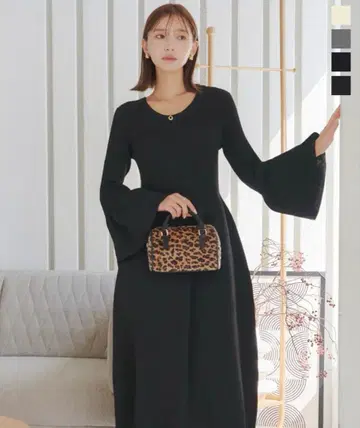 고베 레터스 플레어 슬리브 니트 원피스 블랙