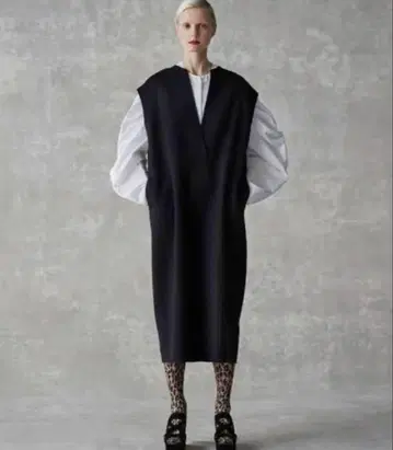 Drawer 비버 케누키 슬리브리스 원피스