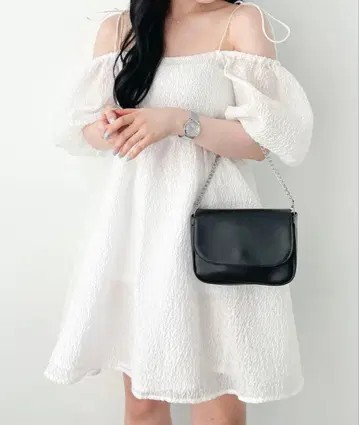 Heather 화이트 오프숄더 미니 원피스