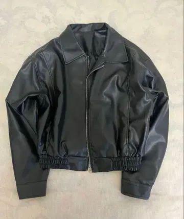 블랙 가죽 자켓 허리밴딩 포함