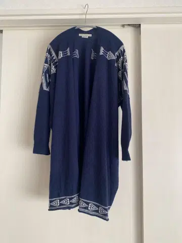 QUEENE AND BELLE 퀸앤벨 기하학 패턴 가디건