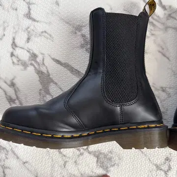 닥터마틴 블랙 사이드 고어 부츠 US6