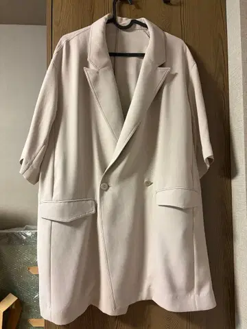 새상품급 SALON adam et rope 백새틴하프슬리브 자켓