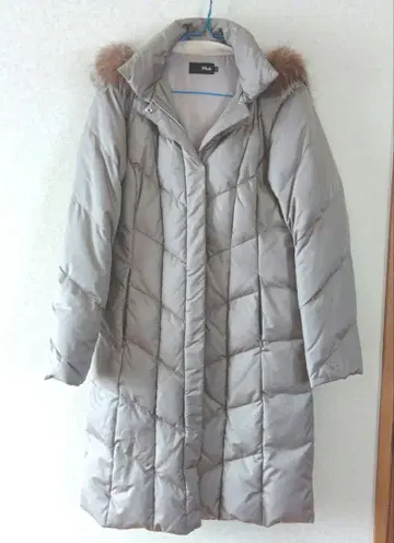 FILA 후드 부착 롱 다운 자켓