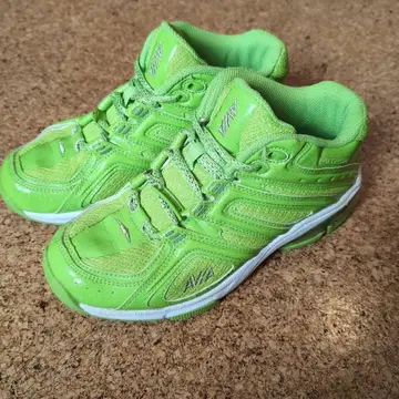 AVIA 에나멜 라메 그린 스니커즈 23.5