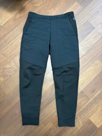 DESCENTE 블랙 조거 팬츠 스트레치 소재 데상트 O