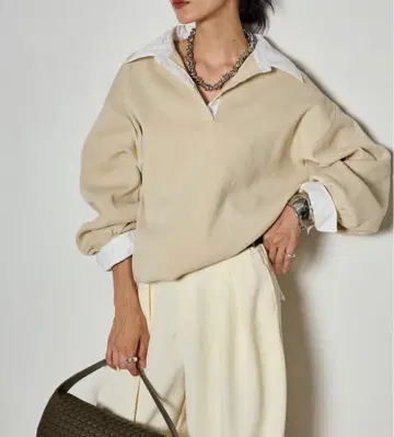 새상품 ESICA 카라 부착 폴로 상의 아이보리