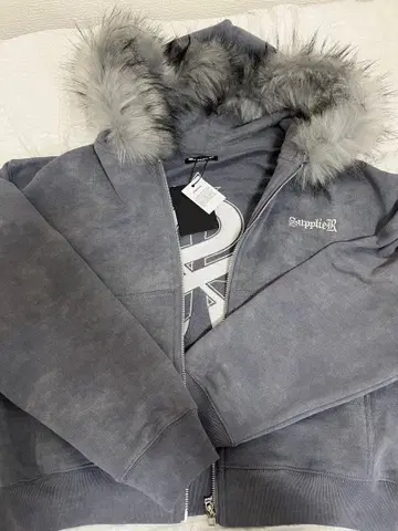 SUPPLIER 퍼 후드티 다크 그레이