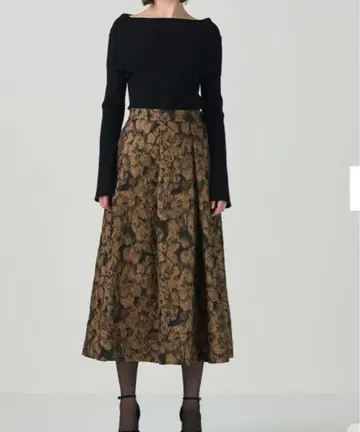 미사용 새상품 그레이스 콘티넨탈 자카드 턱 스커트