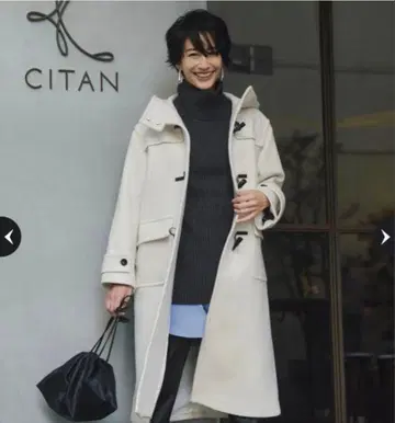 화이트 더플 코트 후드 부착