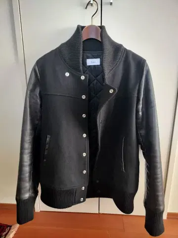 sise 바시티 자켓