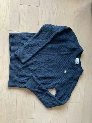 케이블 니트 스웨터 네이비