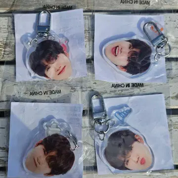 treasure 희로애락 캡슐 토이 얼굴 아크릴 키링 준규 컴프